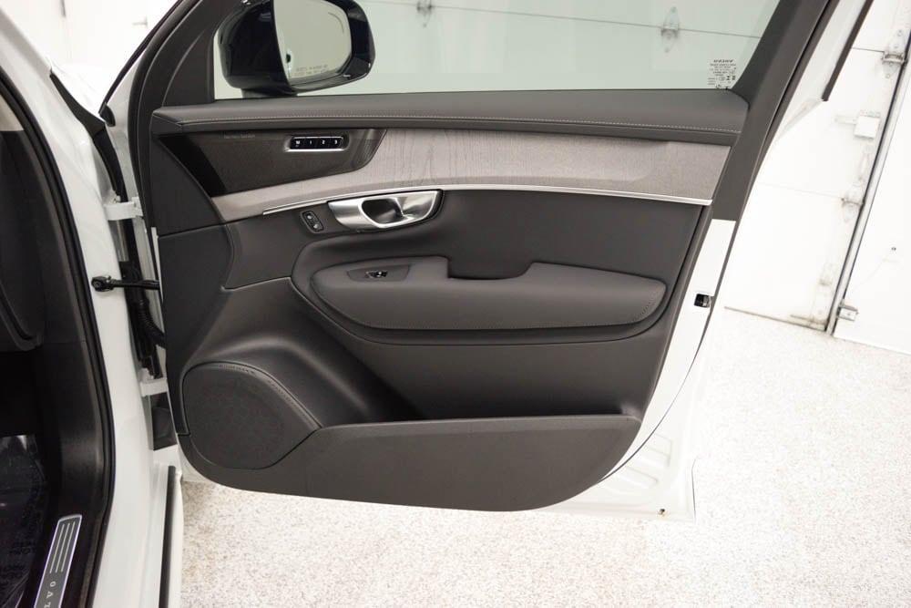 new 2026 Volvo XC90 car, priced at $78,675