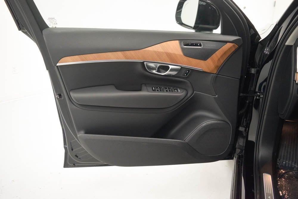 new 2025 Volvo XC90 car, priced at $67,955
