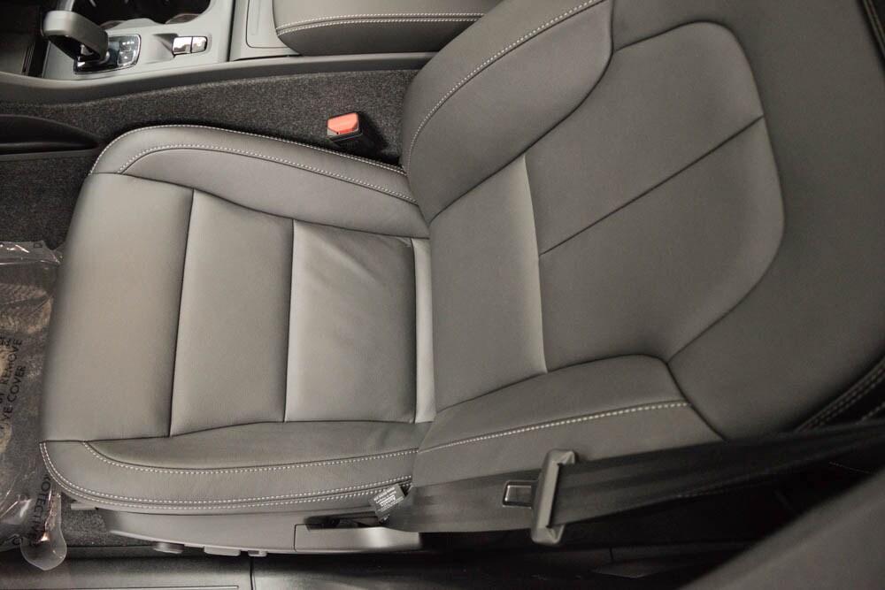 new 2025 Volvo XC40 car, priced at $44,565