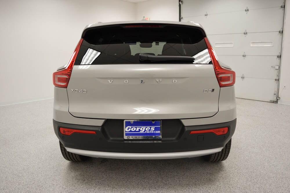 new 2025 Volvo XC40 car, priced at $44,565