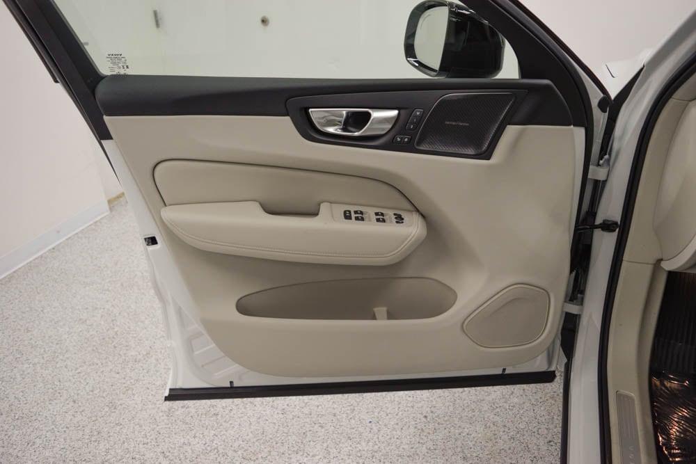 new 2026 Volvo XC60 car, priced at $65,895