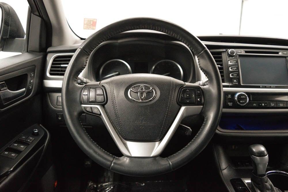 used 2016 Toyota Highlander car, priced at $16,144