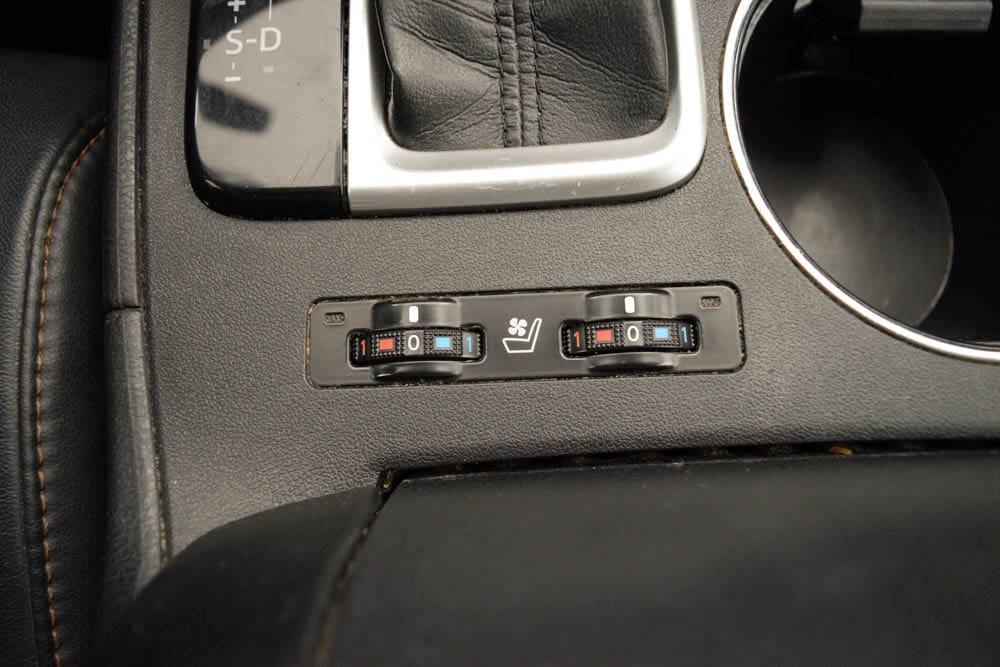 used 2016 Toyota Highlander car, priced at $16,144