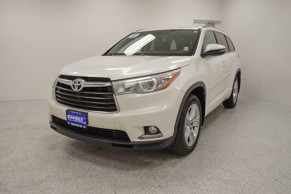 used 2016 Toyota Highlander car, priced at $16,144