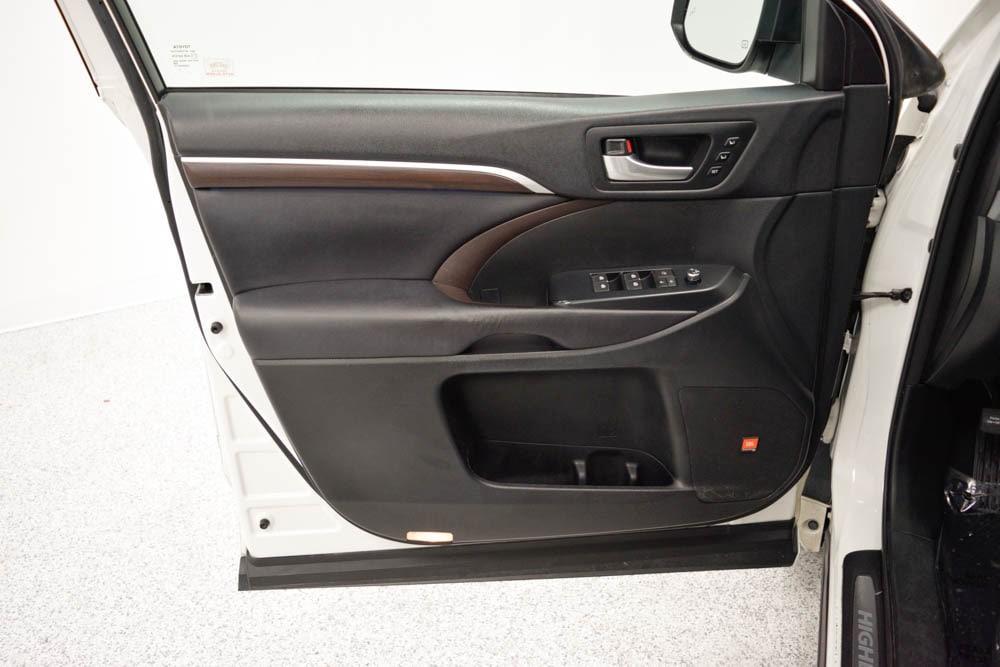 used 2016 Toyota Highlander car, priced at $16,144