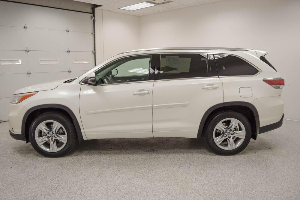 used 2016 Toyota Highlander car, priced at $16,144