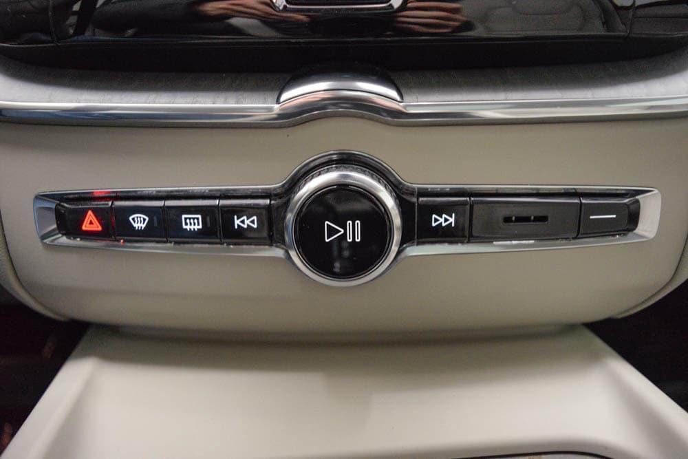 used 2024 Volvo XC60 Recharge Plug-In Hybrid car, priced at $49,109