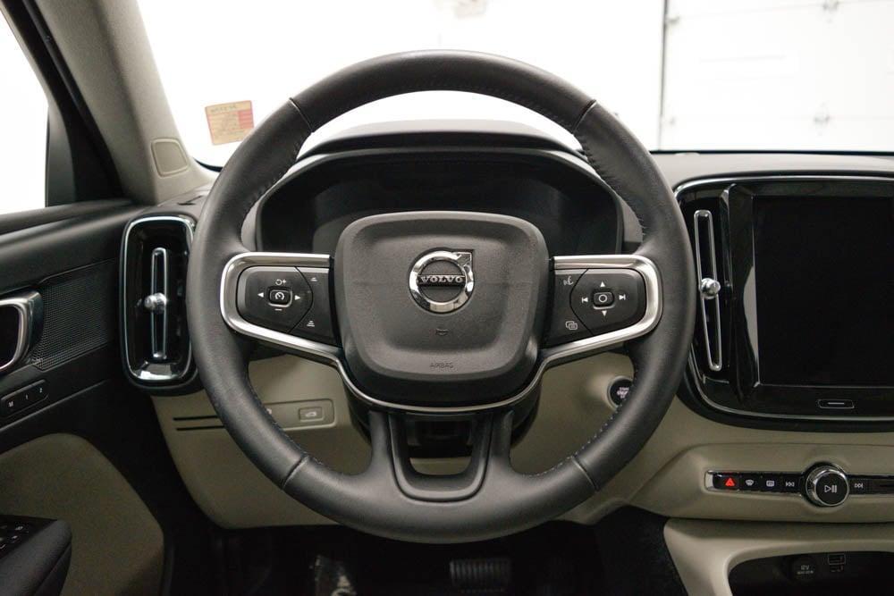 used 2021 Volvo XC40 car, priced at $27,054