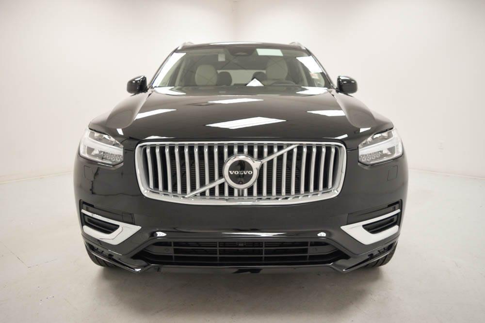 new 2025 Volvo XC90 car, priced at $66,075