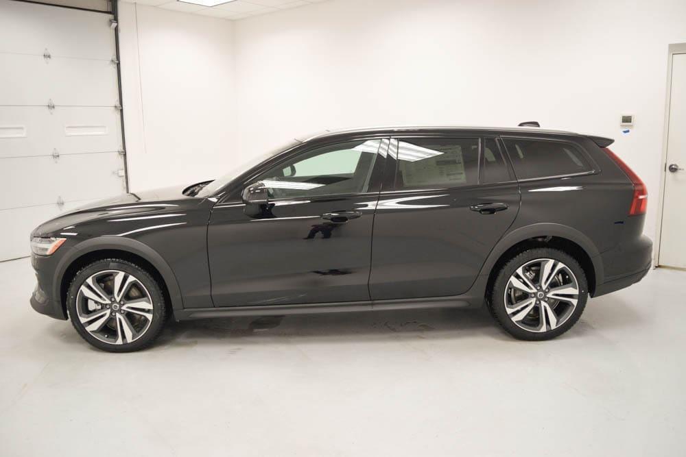 new 2024 Volvo V60 Cross Country car, priced at $55,310