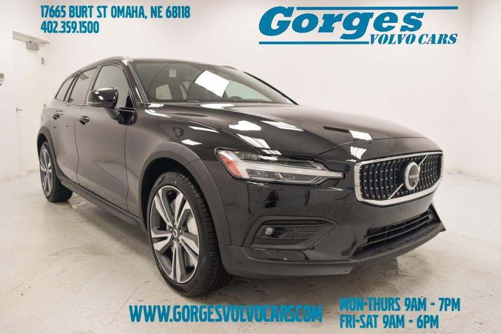 new 2024 Volvo V60 Cross Country car, priced at $55,310