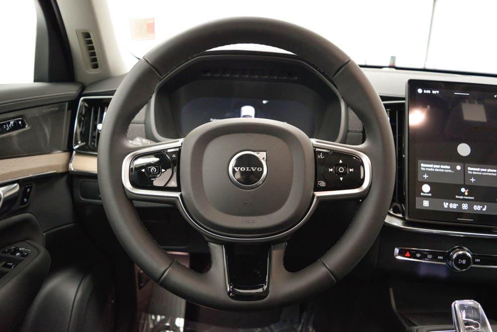 new 2025 Volvo XC90 Plug-In Hybrid car, priced at $78,395