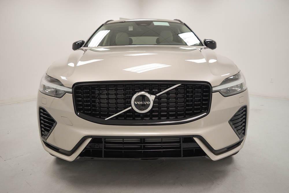 new 2025 Volvo XC60 Plug-In Hybrid car, priced at $71,100