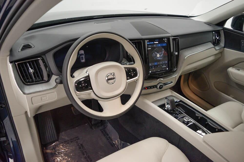 new 2025 Volvo XC60 car, priced at $55,360