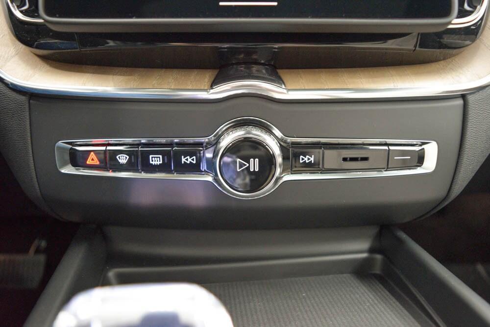 new 2026 Volvo XC60 car, priced at $68,875