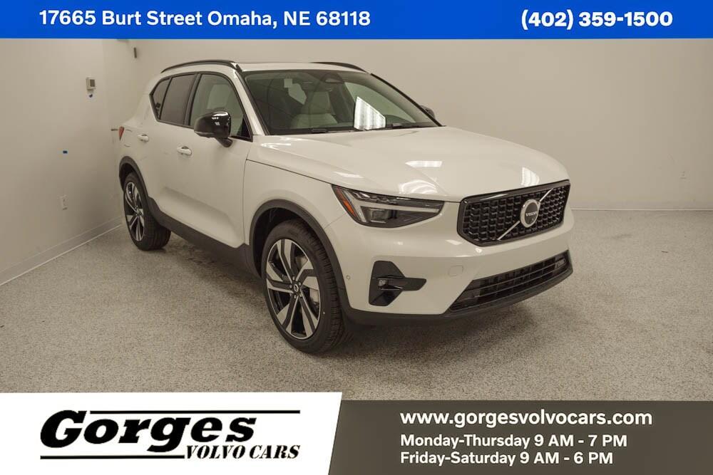 new 2025 Volvo XC40 car, priced at $49,590