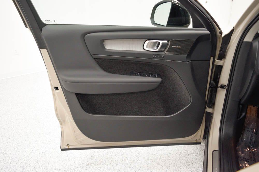 used 2025 Volvo XC40 car