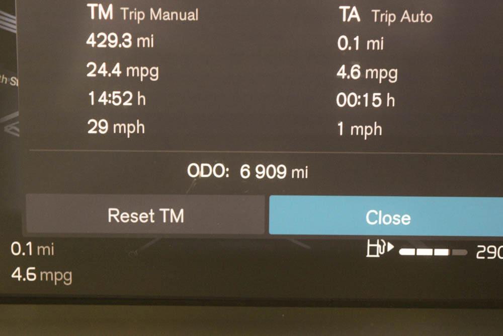 used 2025 Volvo XC40 car