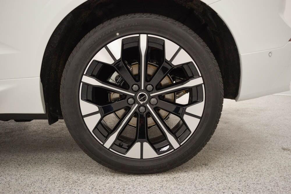 new 2026 Volvo XC60 car, priced at $57,985