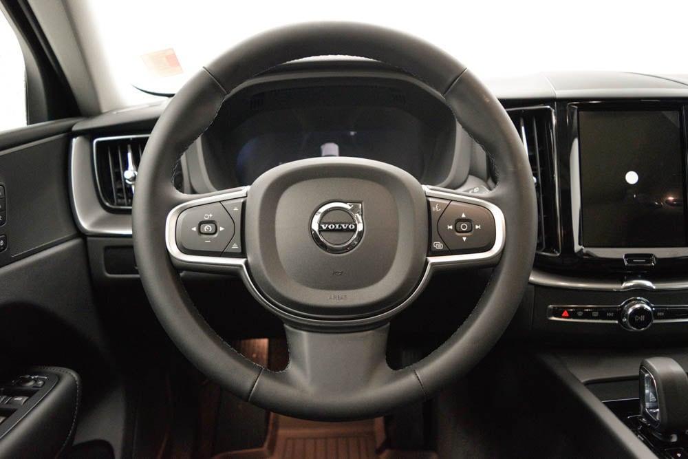 new 2025 Volvo XC60 car, priced at $48,015