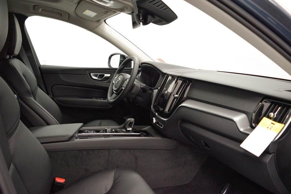 new 2025 Volvo XC60 car, priced at $49,515
