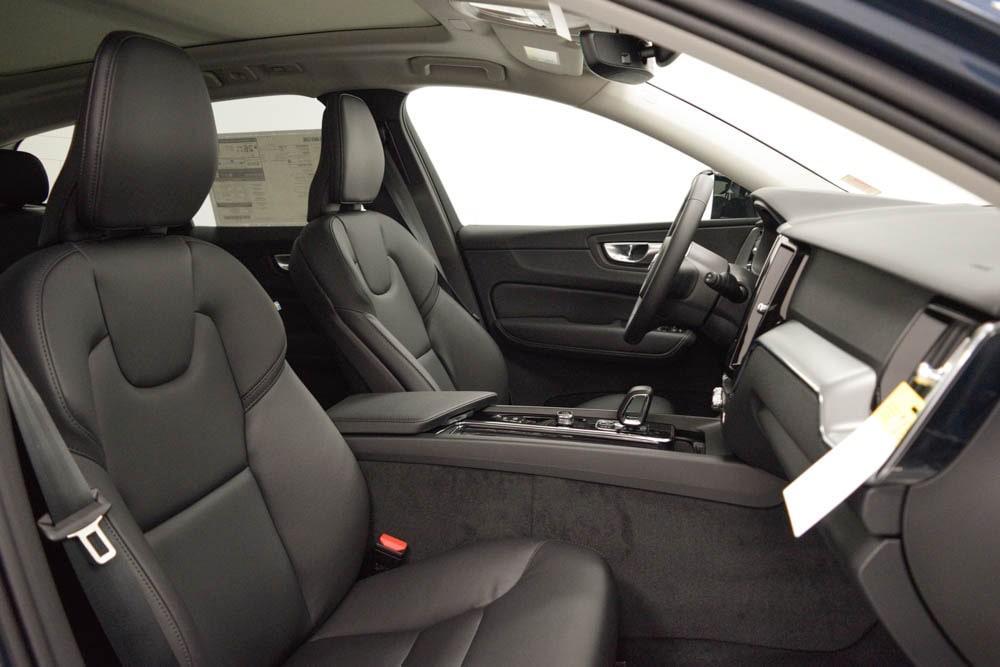 new 2025 Volvo XC60 car, priced at $49,515