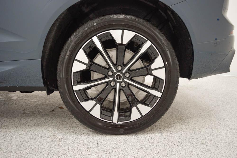 new 2026 Volvo XC60 car, priced at $60,185