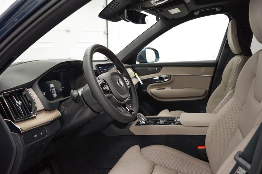 new 2025 Volvo XC90 Plug-In Hybrid car, priced at $82,405