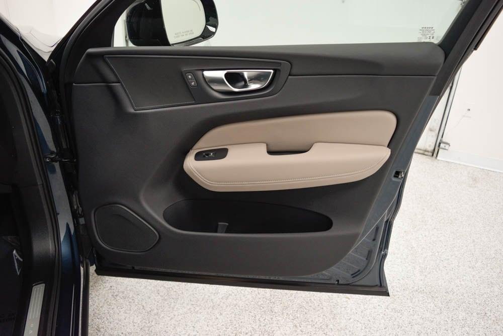 new 2026 Volvo XC60 car, priced at $58,945