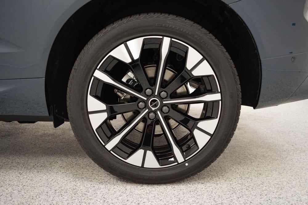 new 2026 Volvo XC60 car, priced at $58,945