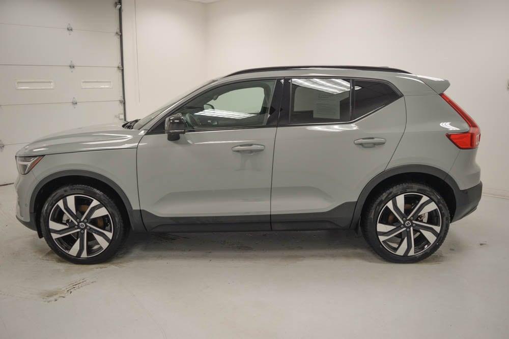 used 2024 Volvo XC40 car, priced at $39,117