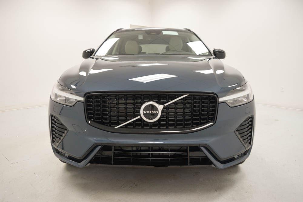 new 2025 Volvo XC60 car, priced at $54,950