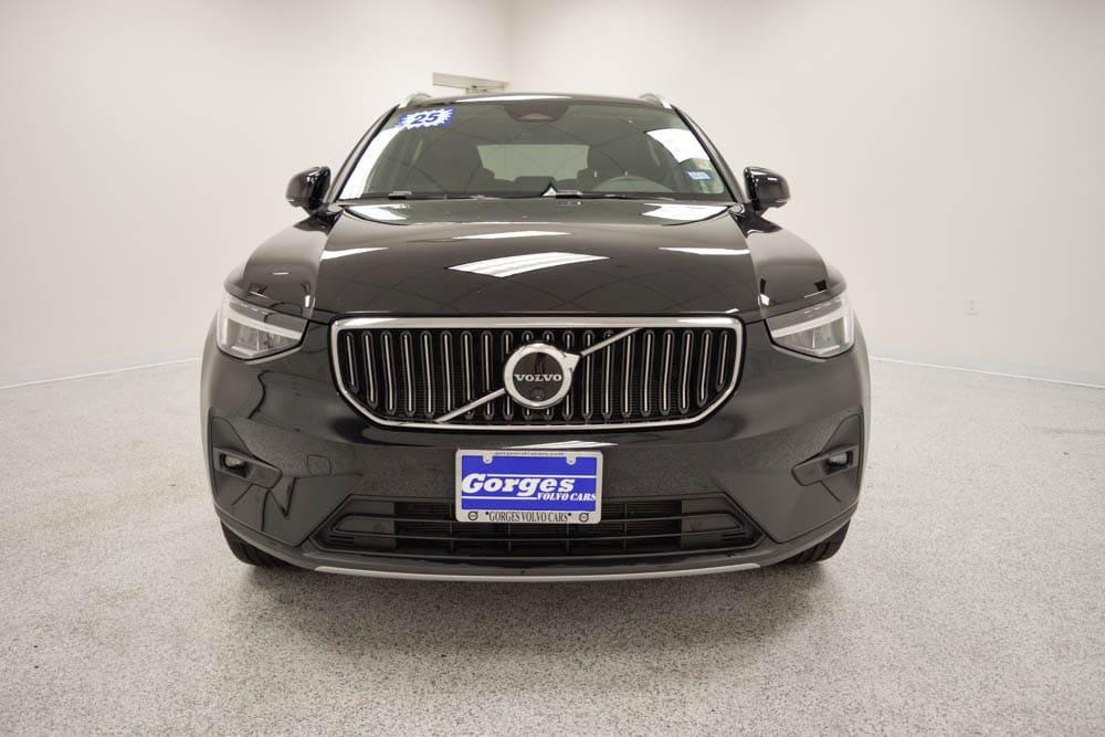 used 2025 Volvo XC40 car, priced at $37,187