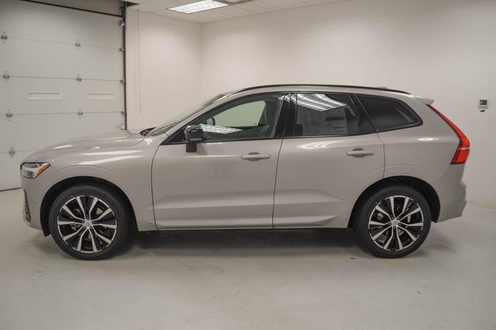 new 2025 Volvo XC60 car, priced at $55,725