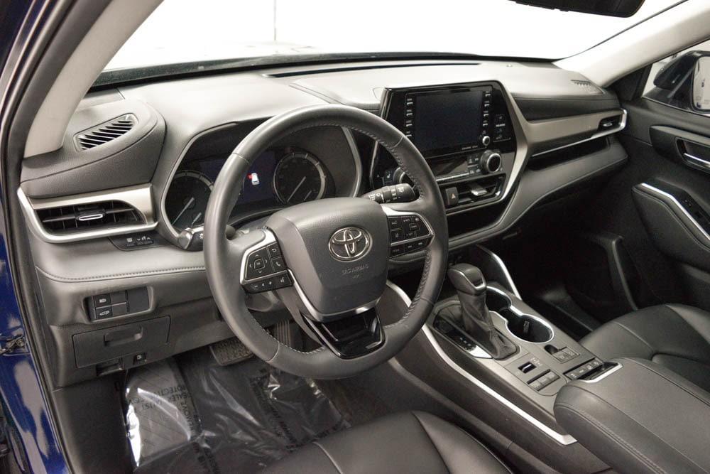 used 2020 Toyota Highlander car, priced at $30,958