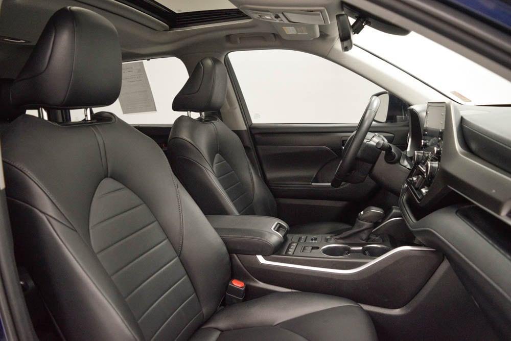 used 2020 Toyota Highlander car, priced at $30,958