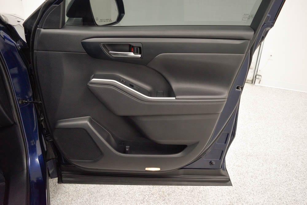 used 2020 Toyota Highlander car, priced at $30,958
