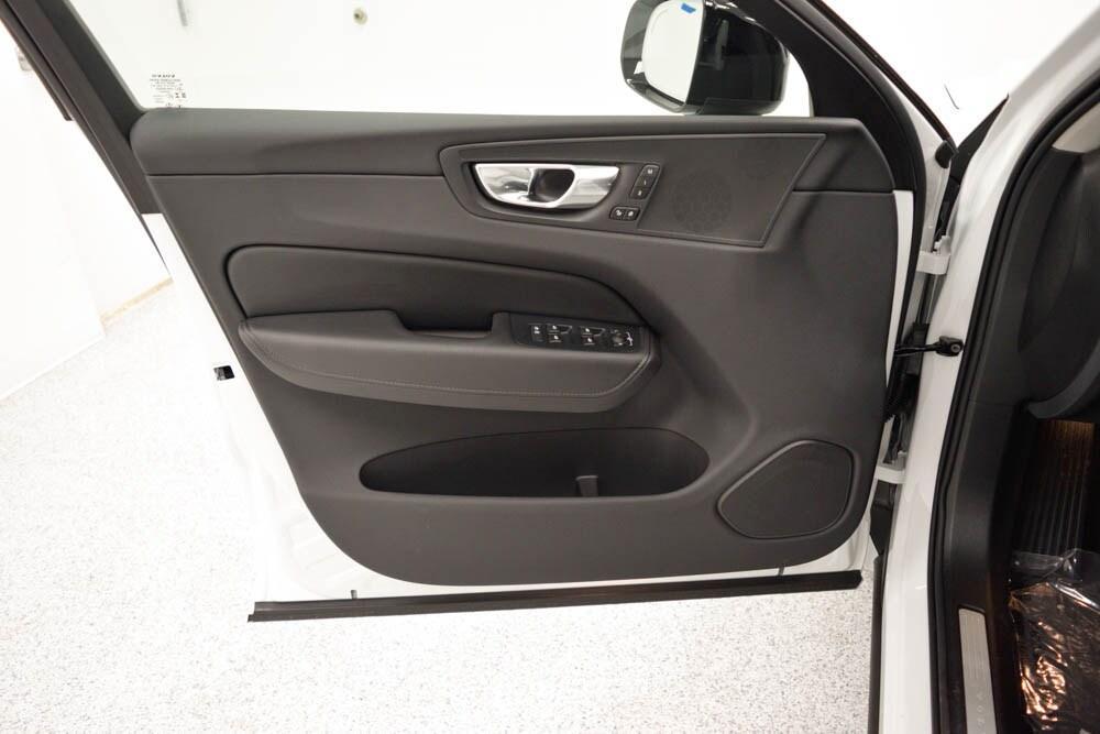 new 2025 Volvo XC60 car, priced at $53,235