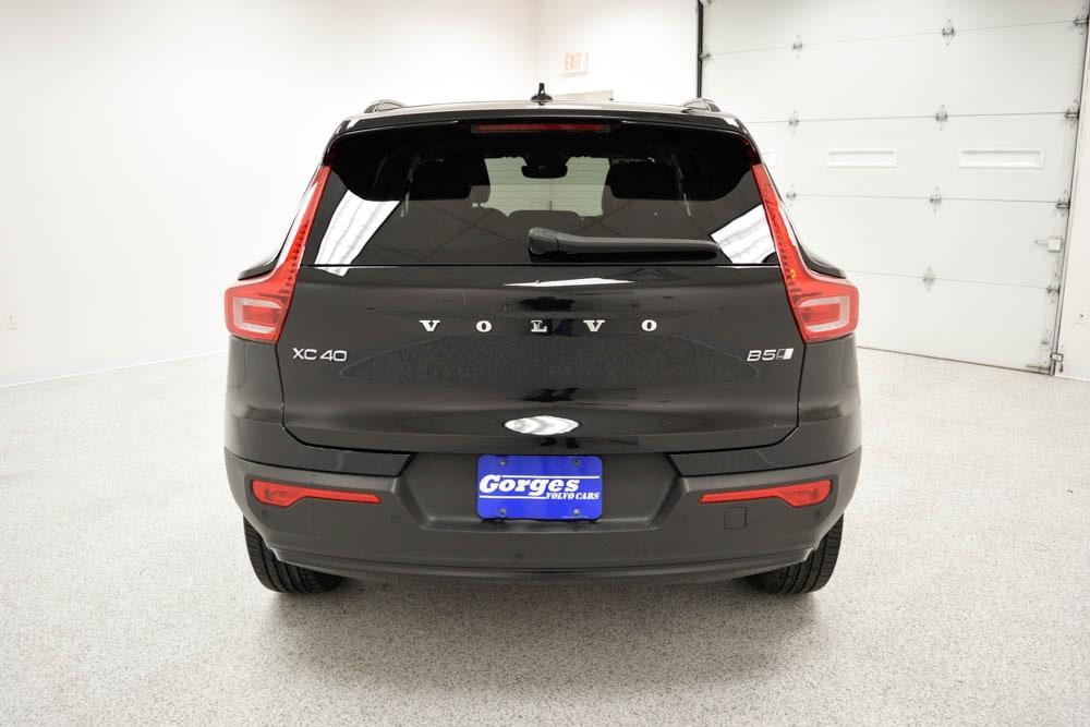 used 2023 Volvo XC40 car, priced at $37,725