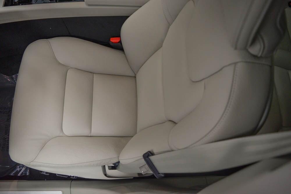 new 2025 Volvo XC60 car, priced at $50,315