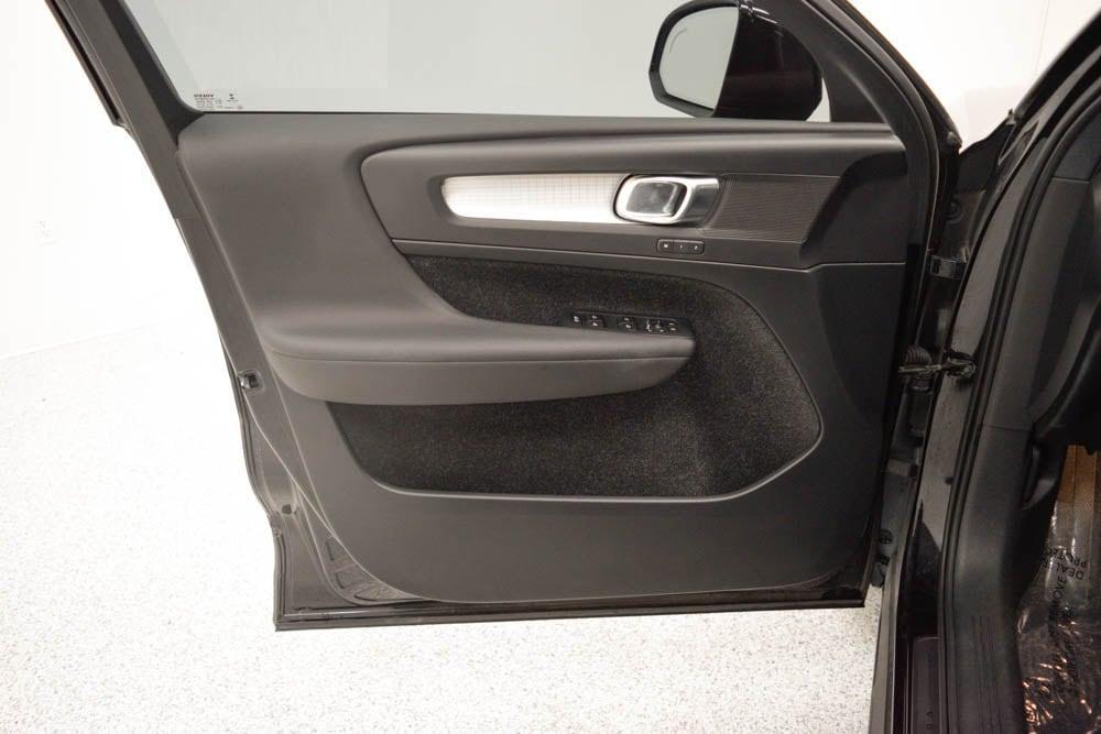 used 2019 Volvo XC40 car, priced at $22,711