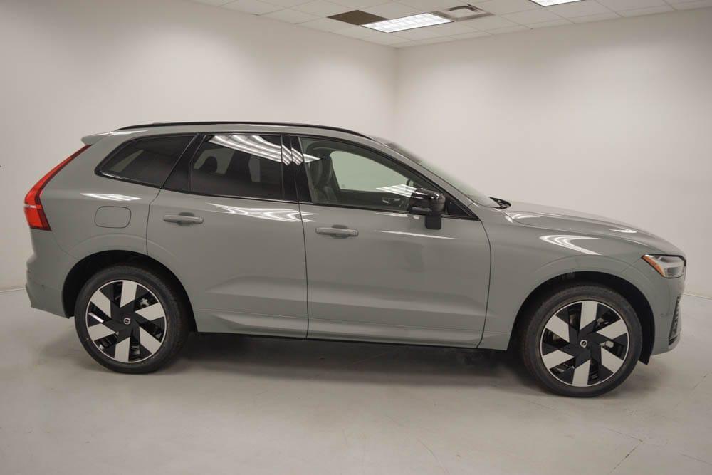 new 2025 Volvo XC60 Plug-In Hybrid car, priced at $66,625