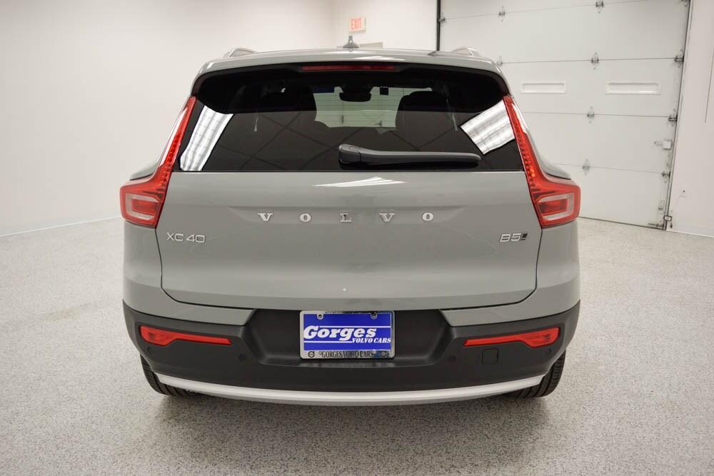 new 2025 Volvo XC40 car, priced at $45,015