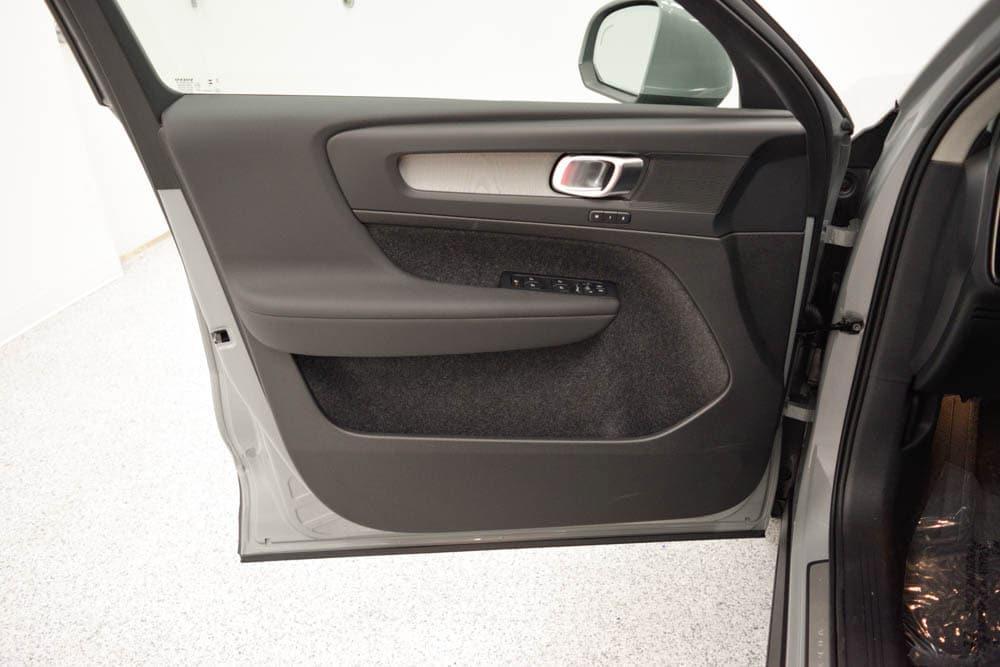 new 2025 Volvo XC40 car, priced at $45,015
