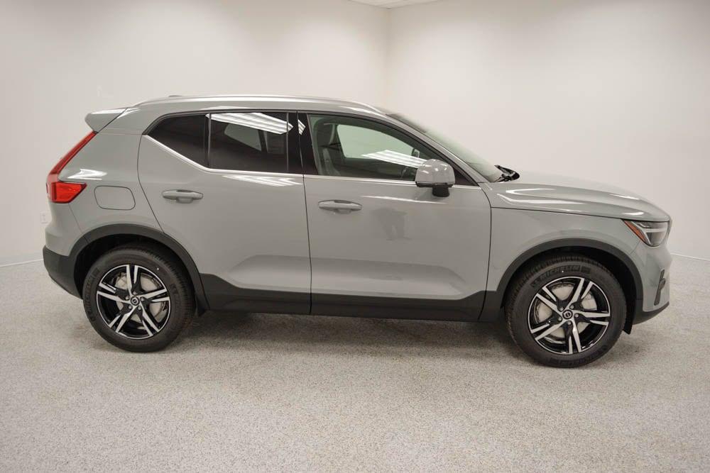 new 2025 Volvo XC40 car, priced at $45,015