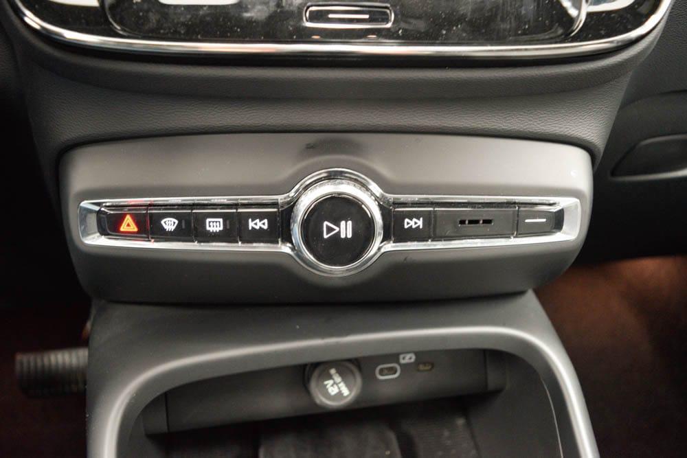 used 2025 Volvo XC40 car, priced at $35,331