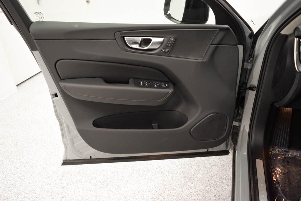 new 2025 Volvo XC60 Plug-In Hybrid car, priced at $65,865