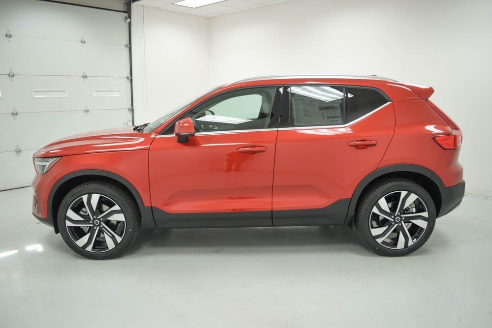 new 2025 Volvo XC40 car, priced at $51,550