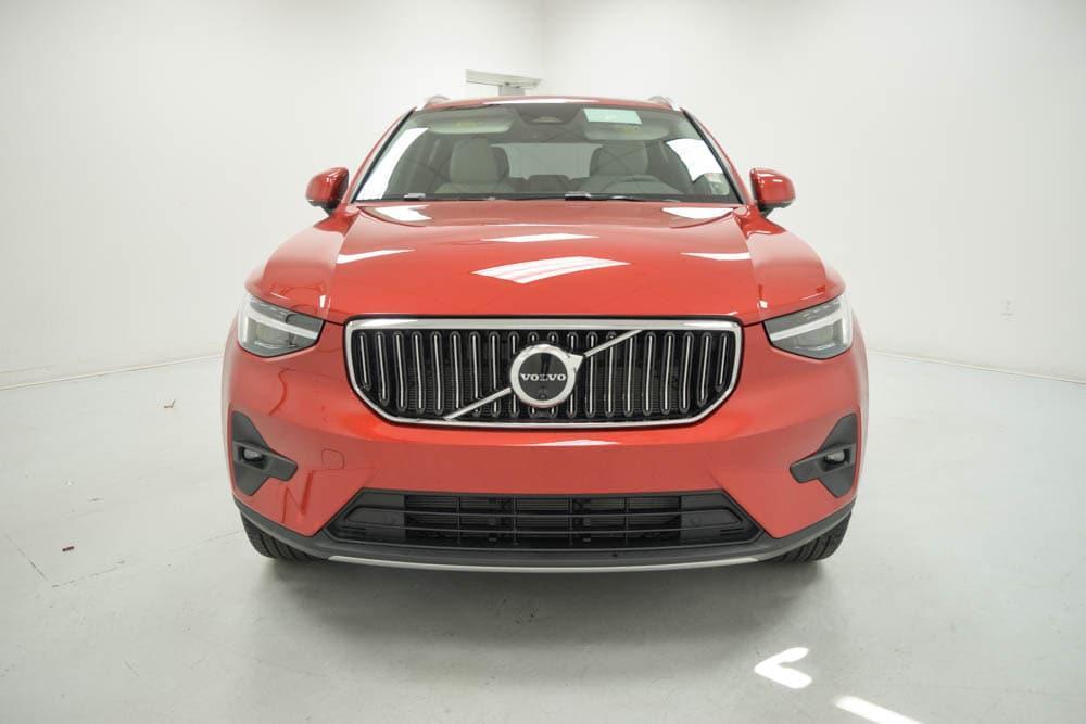 new 2025 Volvo XC40 car, priced at $51,550