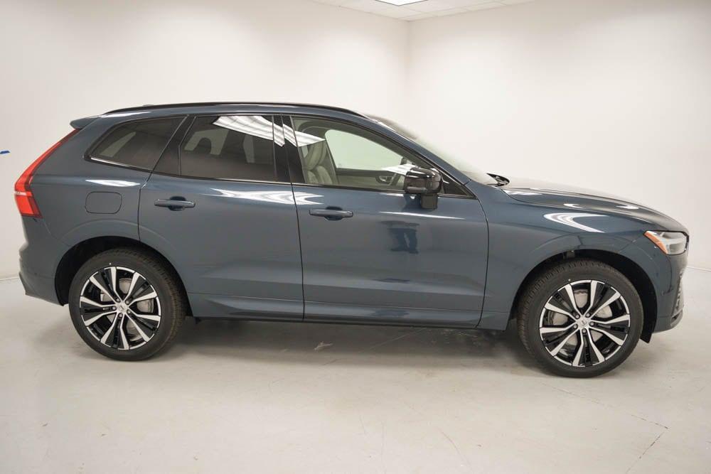 new 2025 Volvo XC60 car, priced at $55,750